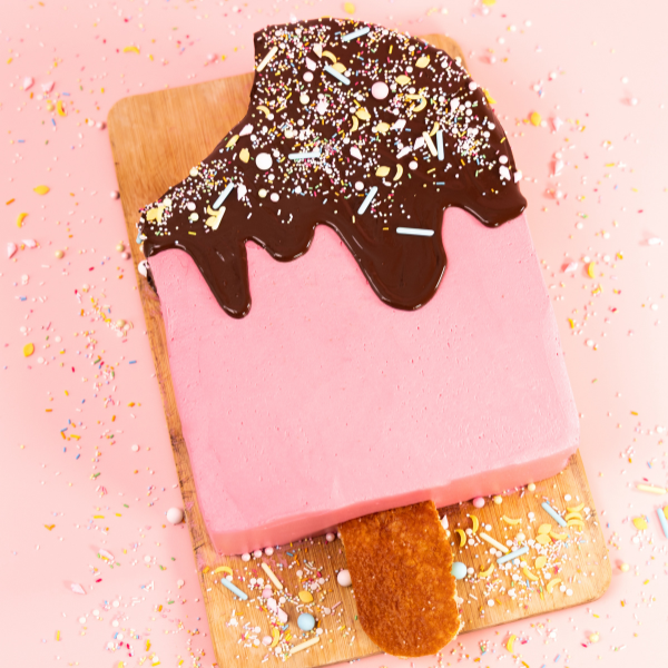 Eis-Lettercake mit Himbeer-Quark-Creme