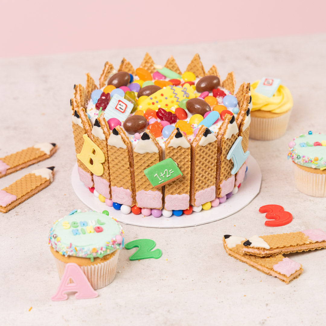 Einschulungs-Set: Buchstaben, Zahlen, Tafel, Stifte - Zuckeraufleger 13 Stück