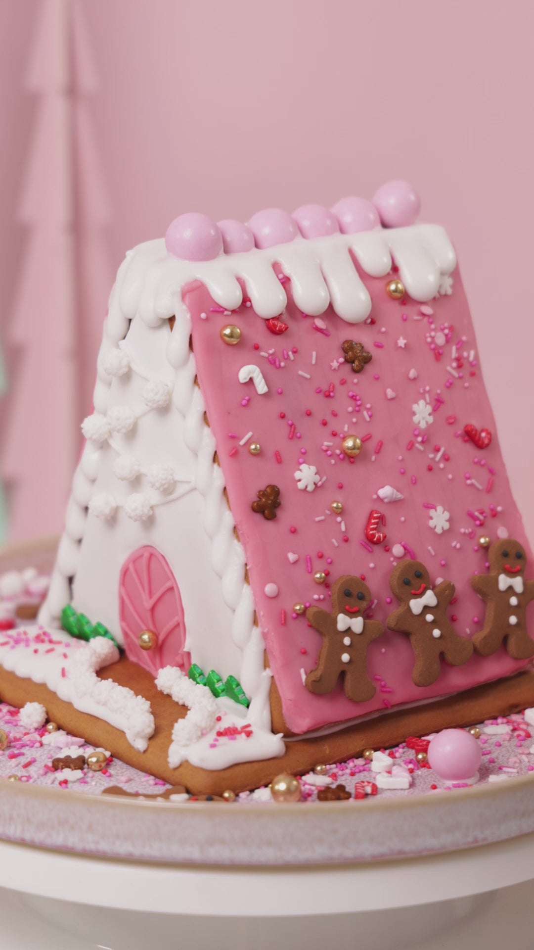 Gingerbread house baking set